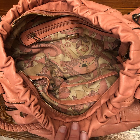 Beautiful Salmon coloured Guess bag and wallet - Picture 3 of 3